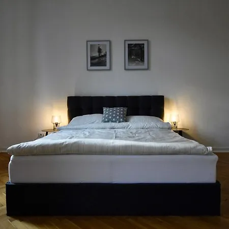 Pod Zamkiem 8os. アパート *