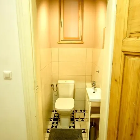 Pod Zamkiem 8os.